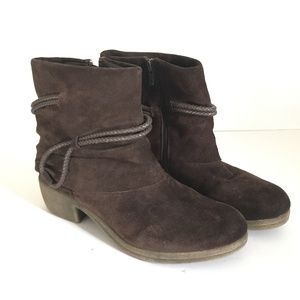 CROWN VINTAGE Chocolate Brown Suede Booties 7.5
